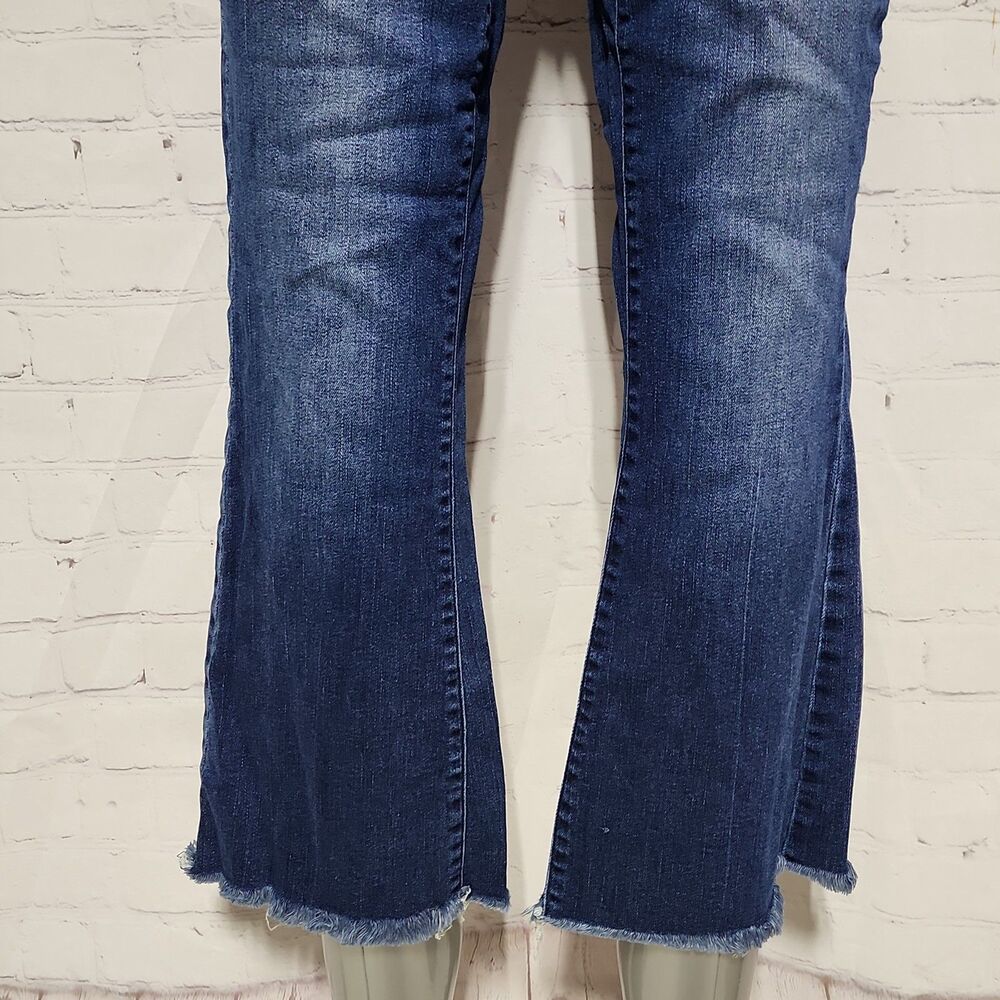 Mossimo High Rise Flare Crop - Picture 4 of 8